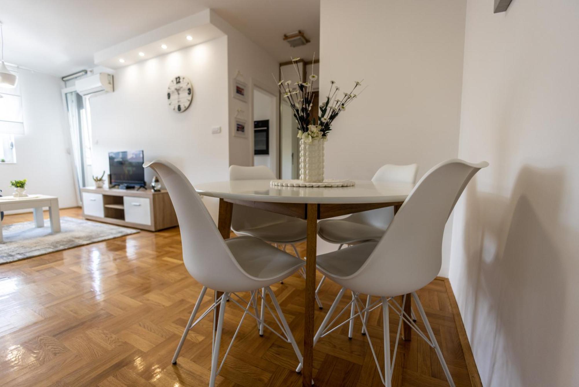 Apartmani Hemera Валево Екстериор снимка